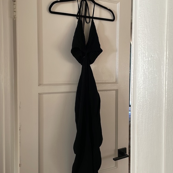 Shop Starlow Black Linen Cutout Jumpsuit - Picture 4 of 8